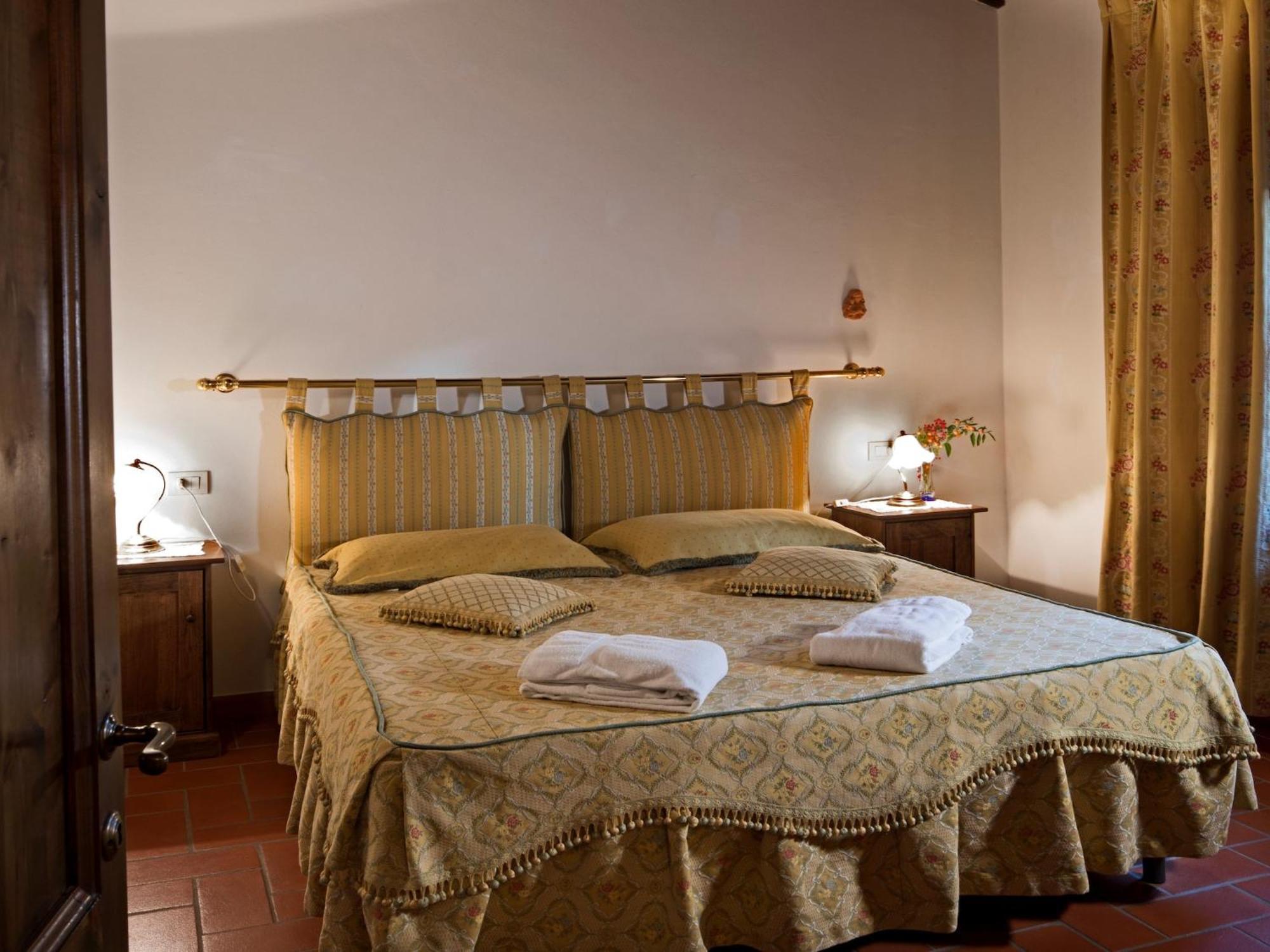 Pleasant Apartment With Swimming Pool Garden Bbq Parking Lucolena in Chianti Buitenkant foto